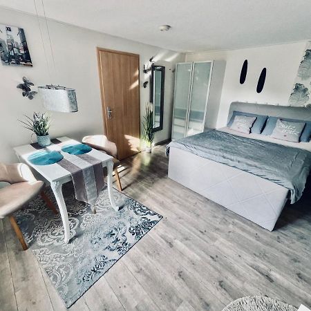 Wohnung Mit Charme, Netflix Rheinstetten Exterior foto